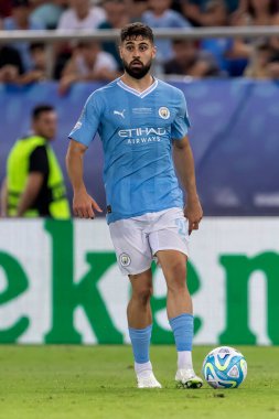 Atina, Yunanistan - 16 Ağustos 2023: Manchester City Josko Gvardiol 'un oyuncusu Manchester City ile Sevilla arasında oynanan UEFA Süper Kupa Finali' nde eylem halinde