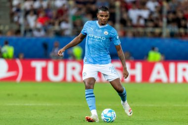 Atina, Yunanistan - 16 Ağustos 2023: Manchester City Manuel Akanji 'nin oyuncusu Manchester City ile Sevilla arasında oynanan UEFA Süper Kupa Finali sırasında, Pire' nin Stadyumu Karaiskakis kentinde maç yapıyor