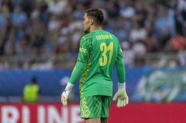 Atina, Yunanistan - 16 Ağustos 2023: Manchester City Ederson oyuncusu UEFA Süper Kupa Finali 'nde Manchester City ile Sevilla arasında oynanan Stadyum Karaiskakis, Pire' de maç yapıyor