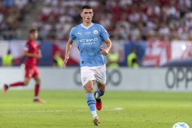 Atina, Yunanistan - 16 Ağustos 2023: Manchester City 'nin Pire kentindeki Karaiskakis Stadyumu' nda oynanan UEFA Süper Kupa Finali 'nde Manchester City' li Phil Foden 'in oyuncusu