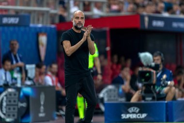 Atina, Yunanistan - 16 Ağustos 2023:: Manchester City teknik direktörü Josep Guardiola, Manchester City ile Sevilla arasında oynanan Süper Kupa final maçında
