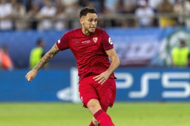 Atina, Yunanistan - 16 Ağustos 2023: Lucas Ocampos 'un oyuncusu UEFA Süper Kupa Finali' nde Manchester City ile Sevilla arasında oynanan Stadyum Karaiskakis, Pire 'de maç yapıyor