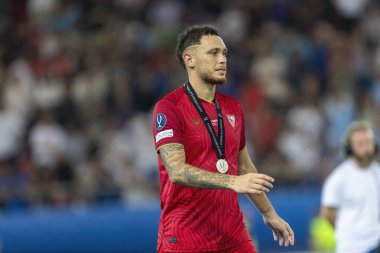 Atina, Yunanistan - 16 Ağustos 2023: Lucas Ocampos 'un oyuncusu UEFA Süper Kupa Finali' nde Manchester City ile Sevilla arasında oynanan Stadyum Karaiskakis, Pire 'de maç yapıyor