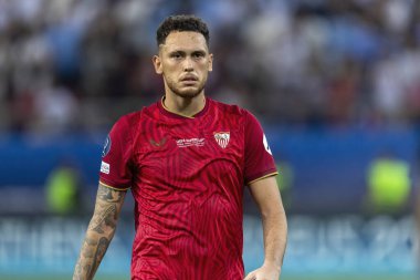 Atina, Yunanistan - 16 Ağustos 2023: Lucas Ocampos 'un oyuncusu UEFA Süper Kupa Finali' nde Manchester City ile Sevilla arasında oynanan Stadyum Karaiskakis, Pire 'de maç yapıyor