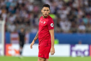 Atina, Yunanistan - 16 Ağustos 2023: Lucas Ocampos 'un oyuncusu UEFA Süper Kupa Finali' nde Manchester City ile Sevilla arasında oynanan Stadyum Karaiskakis, Pire 'de maç yapıyor