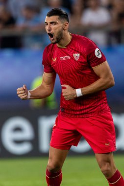 Atina, Yunanistan - 16 Ağustos 2023: Manchester City ile Sevilla arasında oynanan UEFA Süper Kupa Finali sırasında Rafa Mir 'in oyuncusu, Pire' nin Stadyumu Karaiskakis kentinde oynanan karşılaşmada