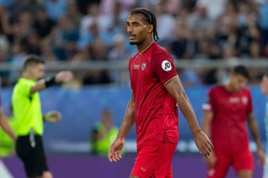 Atina, Yunanistan - 16 Ağustos 2023: Manchester City ile Sevilla arasındaki UEFA Süper Kupa Finali sırasında Pire 'nin Karaiskakis Stadyumu' nda oynanan Loic Bade oyuncusu