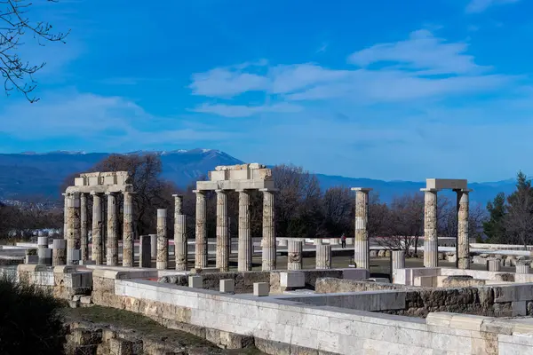 ギリシャのヴェルギナ 2024年1月5日 16年間の修復を経て エイガイの宮殿 宮殿はアレクサンダー大王がマケドニア人の王に戴冠した場所です ロイヤリティフリーのストック画像