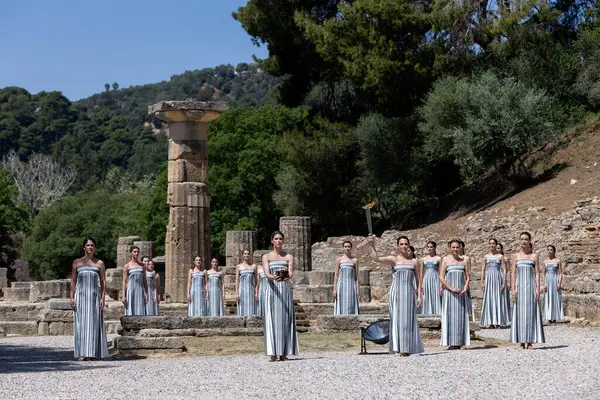 希腊奥林匹亚 2024年4月15日 希腊古代奥林匹亚2024年夏季奥林匹克运动会奥运圣火点燃仪式的最后彩排 图库图片