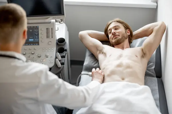 Young Guy Ultrasound Diagnosis Lower Abdomen Concept Ultrasound Diagnostics Mens — Stock Photo, Image