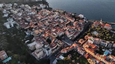 Sorrento, İtalya 'nın sahil güzelliğini gösteren çarpıcı insansız hava aracı görüntüleri