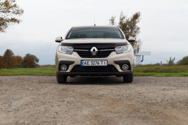 Dnipropetrovsk bölgesi, Ukrayna - 09 Ekim 2022: Renault Logan 2020
