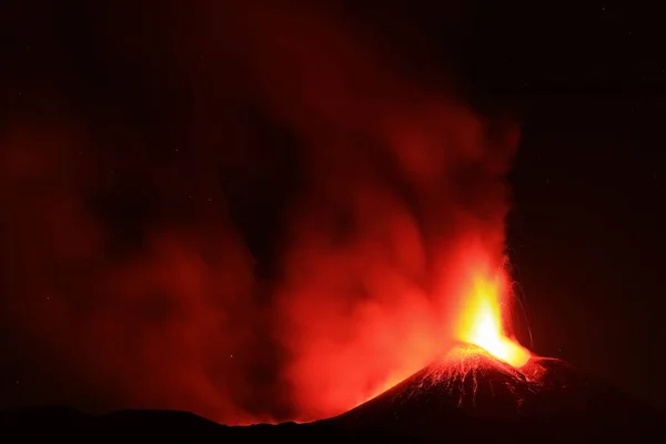 Vulcano Etna Durante Eruzione Con Esplosione Lava Dal Crat —  Fotos de Stock