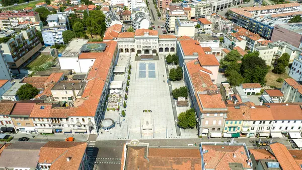 Piazza Indipendenza a San Don di Piave prospettiva aerea dall alto
