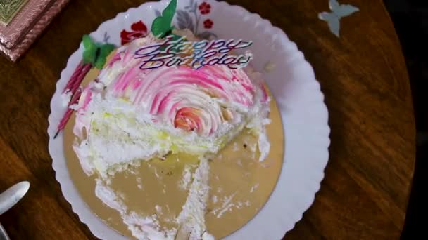 Torta Ananas Compleanno Fette Angolazioni Diverse — Video Stock