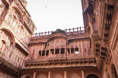 Mehrangarh Kalesi 'nin ön cephe klasik sanatsal penceresi farklı bir açıdan