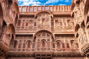 Mehrangarh Kalesi 'nin ön cephe klasik sanatsal penceresi farklı bir açıdan