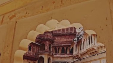 Antik Fort Artistik Tasarım Manzarası, sabah Mehrangarh Kalesi Jodhpur Rajasthan Hindistan 'da çekilmiş düz açı videosundan..