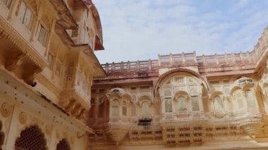 Fort Exterior Vintage gündüz farklı perspektiften çekilen video mehrangarh Fort Jodhpur Rajasthan Hindistan 'da çekildi..