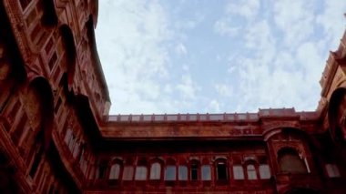Tarihi Kral Sarayı antika duvar sanat manzarası farklı açılardan