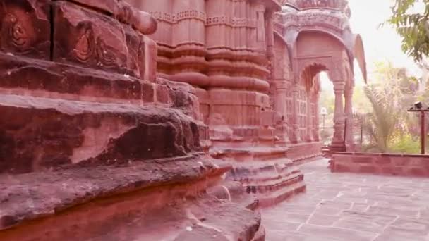 Roter Stein Alten Hinduistischen Tempel Architektur Von Einzigartigen Winkel Tag — Stockvideo