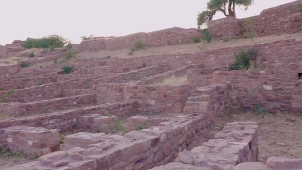 Αρχαίο Ερειπωμένο Φρούριο Βράδυ Από Επίπεδη Γωνία Πυροβόλησε Λαμβάνεται Mandoor — Αρχείο Βίντεο