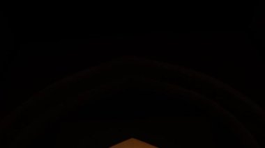 Humayun Mezarı 'ndan Nila Gumbad. Sisli bir sabahta eşsiz bir perspektiften dış görünüş.