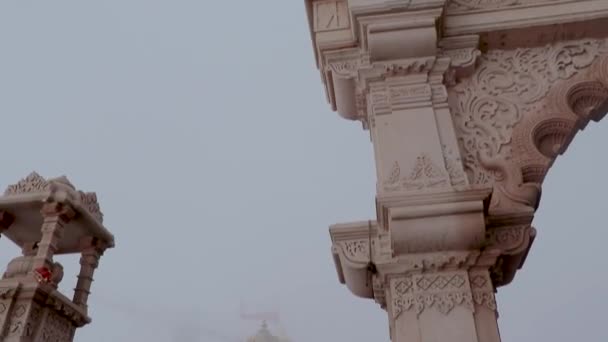 Arsitektur Kubah Kuil India Kuno Pada Hari Itu Dari Sudut — Stok Video