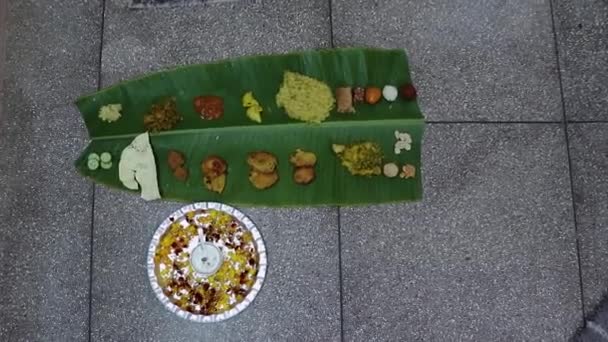 Indiska Traditionella Mithila Regionen Mat Serveras Banan Löv Festivalen Från — Stockvideo