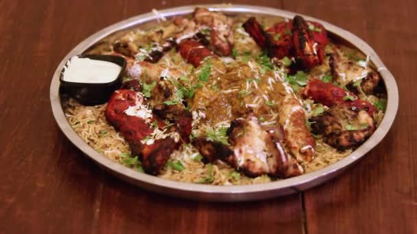 Tandoori Chicken Kebab Served Steel Plate Night — Stock Video