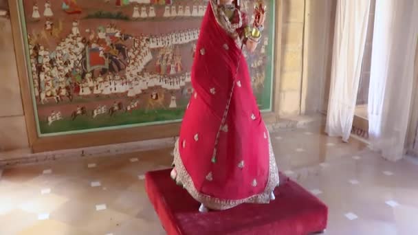 Традиционная Кукла Платье Королевы Jaisalmer Форт Плоским Углом — стоковое видео