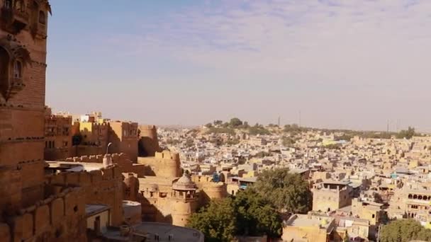 Woestijn Stad Architectonisch Uitzicht Met Heldere Blauwe Lucht Van Fort — Stockvideo