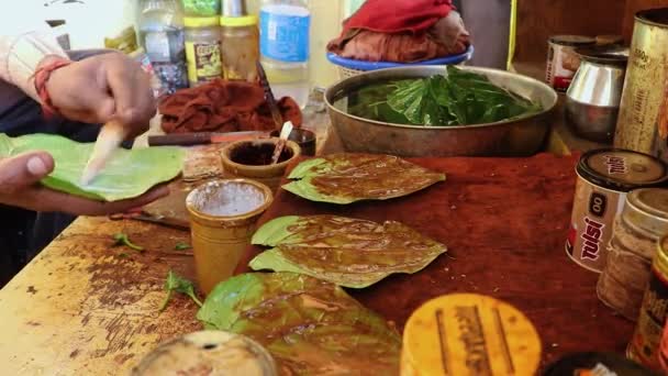Betel Leaf Eating Ingredients Different Angle — Stock Video