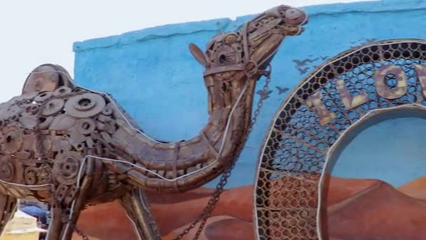 Teve Szobor Készült Vas Jaisalmer Nappal Lapos Szögben — Stock videók
