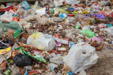 Çöp atıkları ve plastik sabahları farklı açılardan litre açılır.