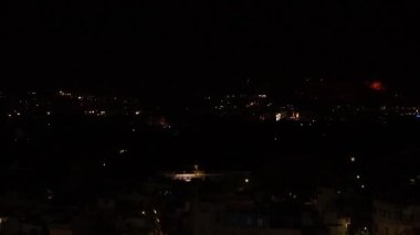 Jodhpur Rajasthan Hindistan 'da geceleyin çekilen ışıklandırmalı şehir manzarası görüntüsü Mayıs 05 2023' te çekilmiştir..