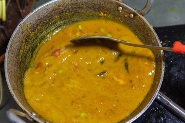 Akşamları evde taze balık sosu.