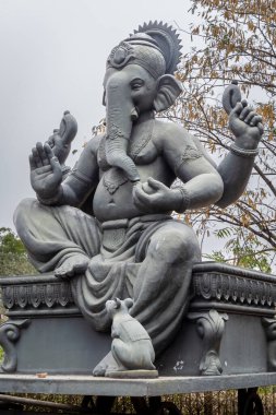 İzole edilmiş kil sanat Hindu kutsal tanrı Ganesha gündüz