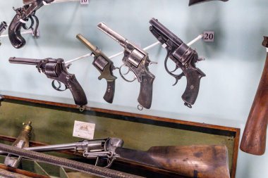 Udaipur Rajasthan Hindistan 'ında savaş için antika silahlar çekildi..