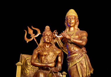 Hindu tanrısı Shiva 'nın farklı açılardan çekilmiş heykeli Mahakaleshwar mahakal tapınağı koridoru ujain madhya pradesh Hindistan' da çekilmiştir..