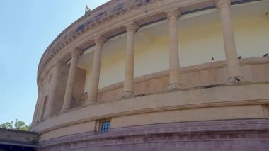Hindistan parlamentosu mimarisi gündüz vakti