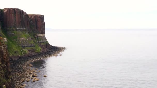 Частичный Панорамный Вид Скалы Kilt Rocks Острове Скай Шотландия Северным — стоковое видео