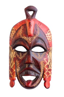 Kahverengi ve kırmızı renklerde oyulmuş ahşap maske. Hatıra, Kenya kültürünün sembolü, Afrika. Beyaz arka planda izole edilmiş. Dikey.