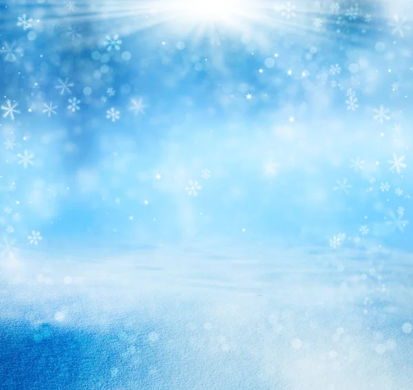 圣诞节蓝色背景与雪 冬季景观 图库图片