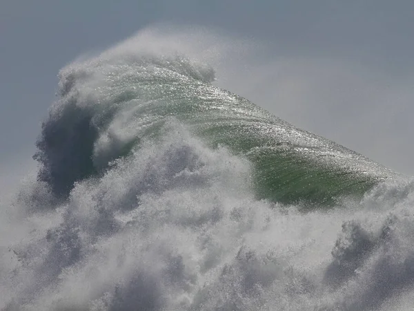 Gedetailleerde Enorme Doorbrekende Groene Golf Noord Portugese Kust — Stockfoto