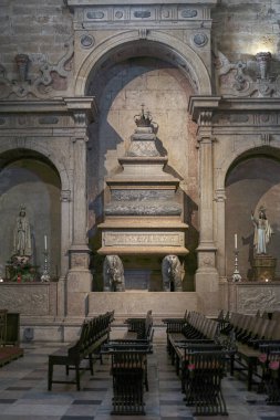 Kral D. Sebastiao 'nun mezarı, Kuzey Afrika' daki Alcacer Quibir savaşında öldürüldü. Jeronimos Manastırı, Lizbon.