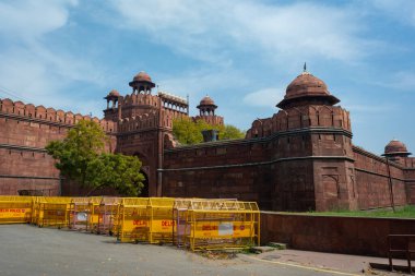 OLD DELHI, Hindistan - Kasım 03, 2022: Delhi, Hindistan 'da Red Fort. UNESCO Dünya Mirası Alanı