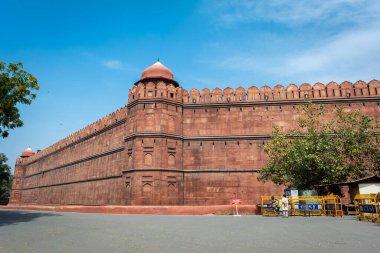 OLD DELHI, Hindistan - Kasım 03, 2022: Delhi, Hindistan 'da Red Fort. UNESCO Dünya Mirası Alanı