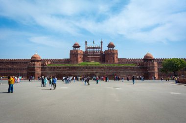 OLD DELHI, Hindistan - Kasım 03, 2022: Delhi, Hindistan 'da Red Fort. UNESCO Dünya Mirası Alanı