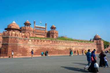OLD DELHI, Hindistan - Kasım 03, 2022: Delhi, Hindistan 'da Red Fort. UNESCO Dünya Mirası Alanı